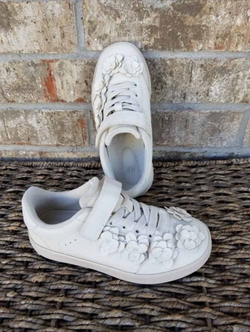H&M WHITE Sneakers (Girls Size 12.5) Hook-Loop 3D Flower Applique Tennis Shoes